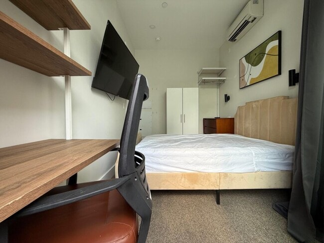 Furnished room/NOT APARTMENT in Brooklyn, NY - Building Photo - Building Photo