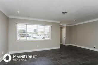 8464 Hollyhock Ave in Seminole, FL - Building Photo - Building Photo