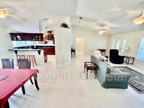 4114 Rock Creek Dr in Port Charlotte, FL - Building Photo - Building Photo