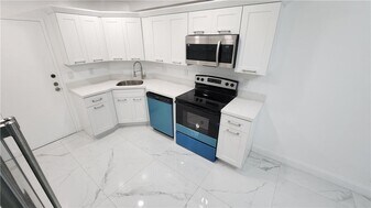 3301 Spanish Moss Ter, Unit 202 in Lauderhill, FL - Building Photo