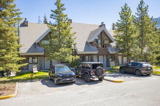 401 Spray Av in Banff, AB - Building Photo - Building Photo