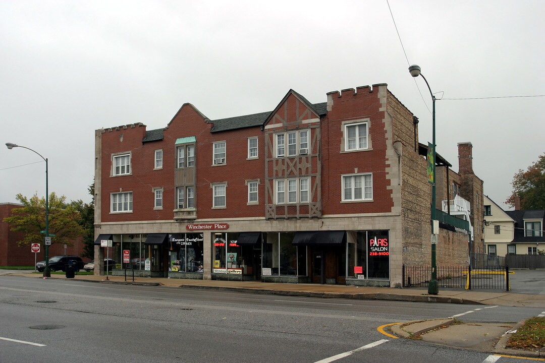 1933 W 95th St in Chicago, IL - Foto de edificio