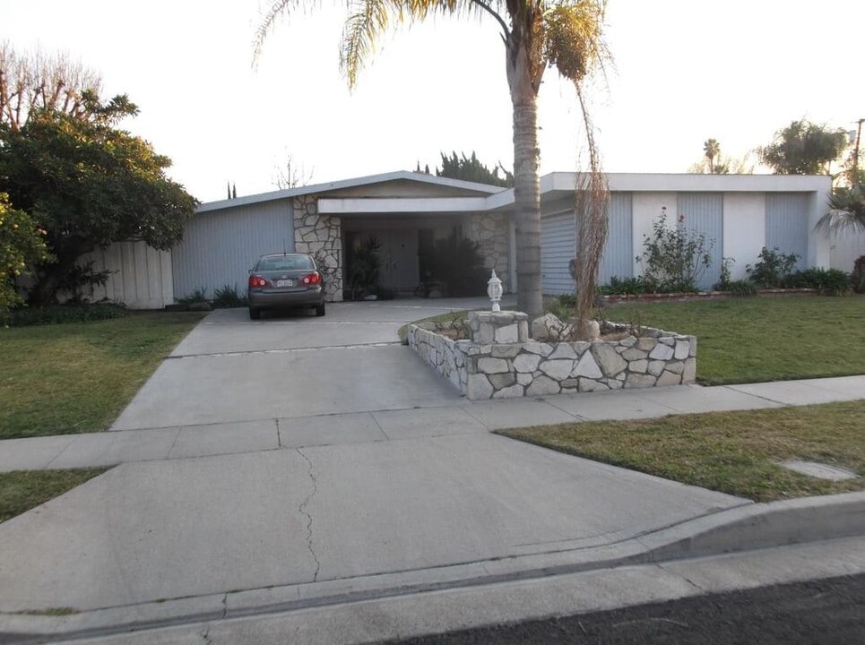 1756 Rosalia Dr in Fullerton, CA - Building Photo