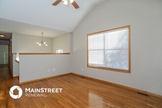 1222 SW Windcrest Ct in Grain Valley, MO - Foto de edificio - Building Photo