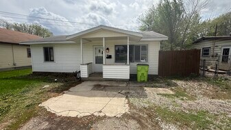 245 Columbia St in Huntington, IN - Building Photo