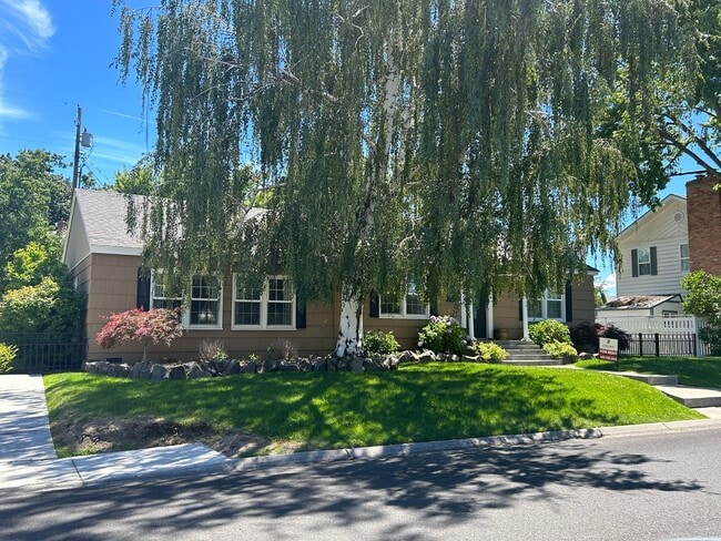 1732 Hunt Ave in Richland, WA - Building Photo - Building Photo