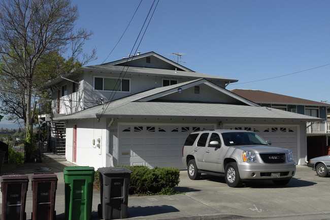 16813-16815 Liberty St in San Leandro, CA - Building Photo - Building Photo