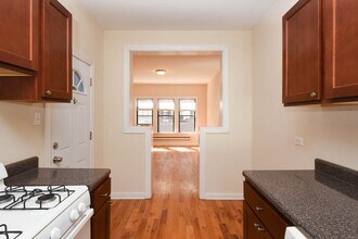 1324 Oak Ave in Evanston, IL - Building Photo - Building Photo