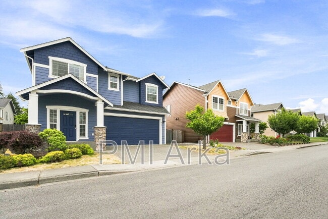 property at 633 Ilwaco Pl NE