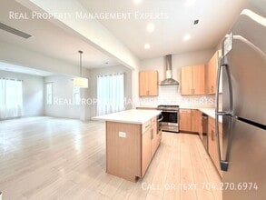 4115 Merlane Dr in Charlotte, NC - Building Photo - Building Photo