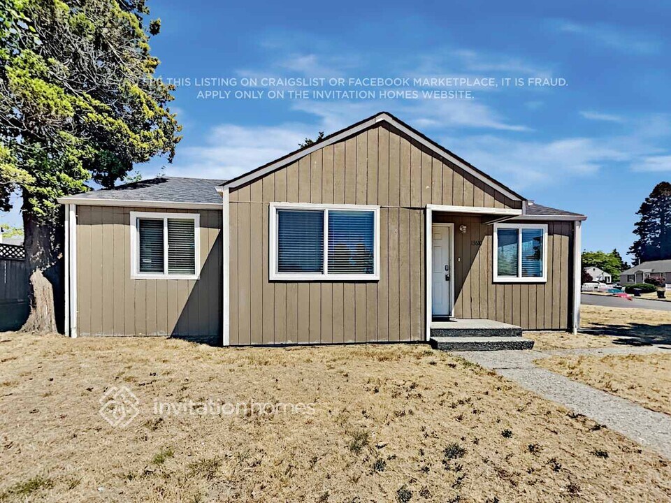 13610 8th Ave SW in Burien, WA - Building Photo