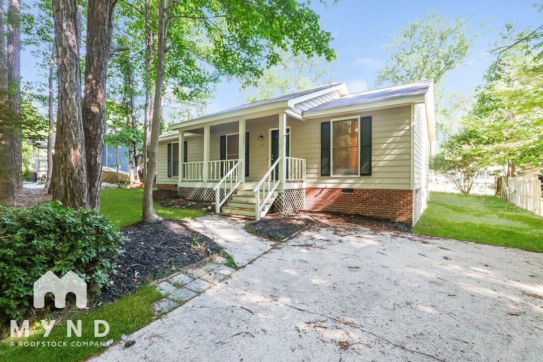 4225 Labrador Dr in Raleigh, NC - Building Photo