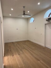 100 Captains Row, Unit 104 in Chelsea, MA - Foto de edificio - Building Photo