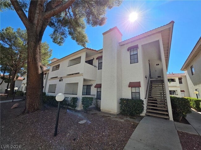 6671 W Tropicana Ave in Las Vegas, NV - Building Photo - Building Photo