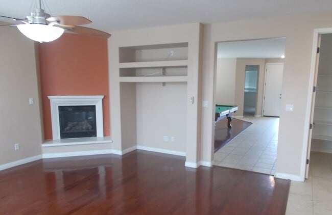 4902 Hartnett Ct in Bakersfield, CA - Building Photo - Building Photo