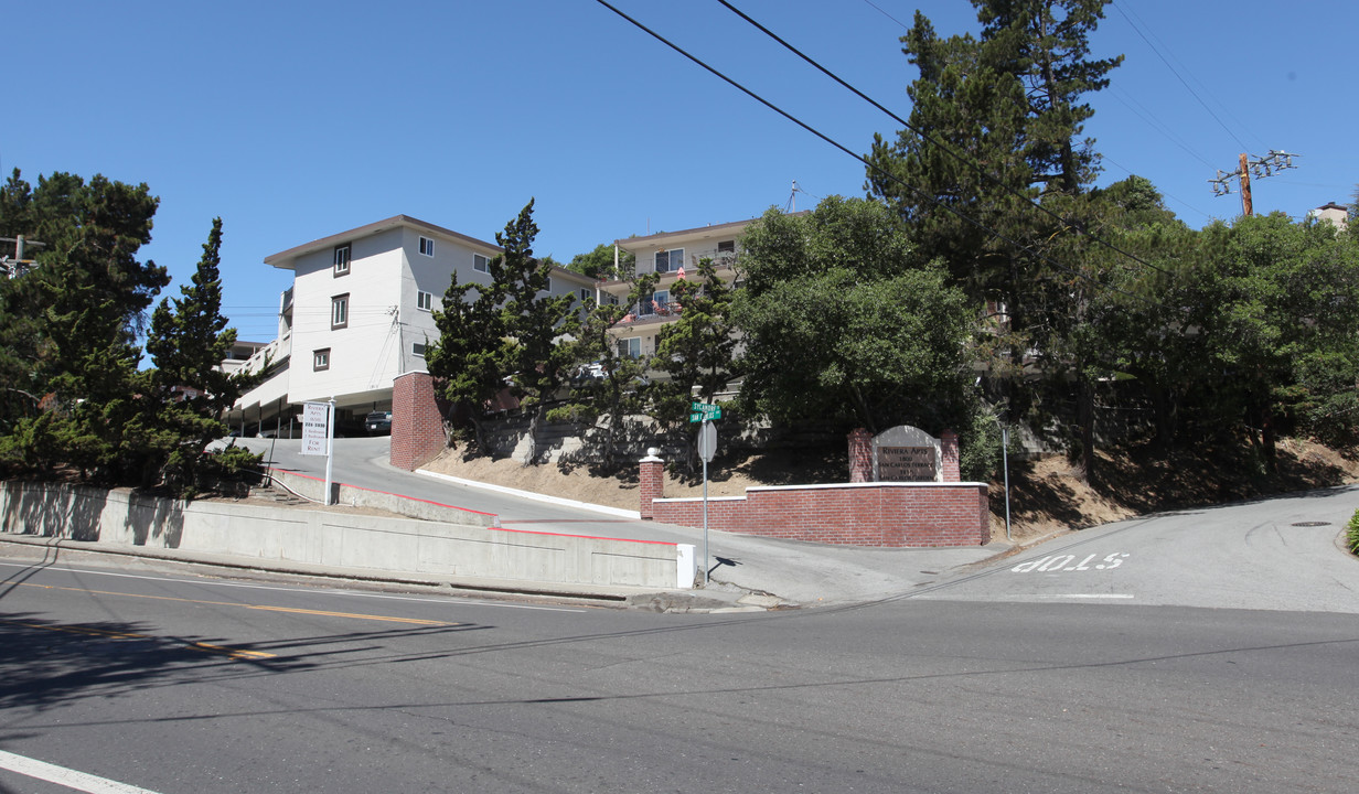 Riviera Apartments in San Carlos, CA - Building Photo