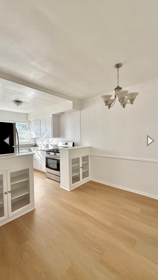 property at 200 S Sycamore Ave