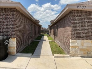 2707 E Garfield Ave, Unit A in Alton, TX - Building Photo - Building Photo