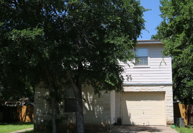 property at 101 S Mockingbird Cir