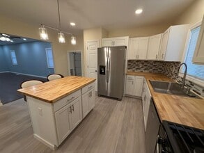 4531 Pinehurst Ave SW in Grand Rapids, MI - Building Photo - Building Photo