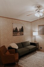 134 Co Rd 743 in Buna, TX - Building Photo - Building Photo