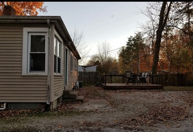 property at 117 N Jefferson St
