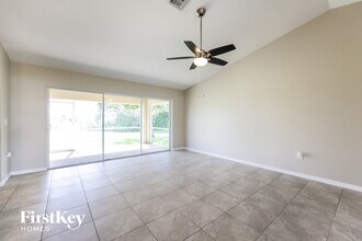 466 NE 1st Ave in Cape Coral, FL - Building Photo - Building Photo