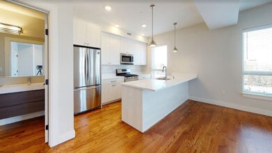 Everett St. Apartments in Allston, MA - Foto de edificio - Building Photo