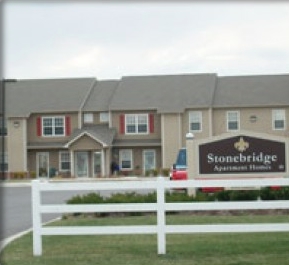 Stonebridge Apartments in Jacksonville, IL - Building Photo