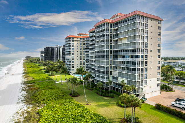 Vanderbilt Shores (Barcelona & Seville) in Naples, FL - Building Photo - Building Photo