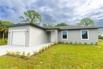 6027 Pecan Cir in La Belle, FL - Foto de edificio - Building Photo