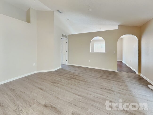 13822 Gentle Woods Ave in Riverview, FL - Foto de edificio - Building Photo