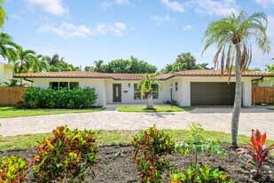 2620 NE 25th St in Lighthouse Point, FL - Building Photo