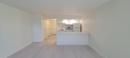 1100 Turner St, Unit Unit 103 in Clearwater, FL - Foto de edificio - Building Photo