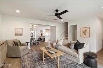 8447 E Montebello Ave in Scottsdale, AZ - Building Photo - Building Photo