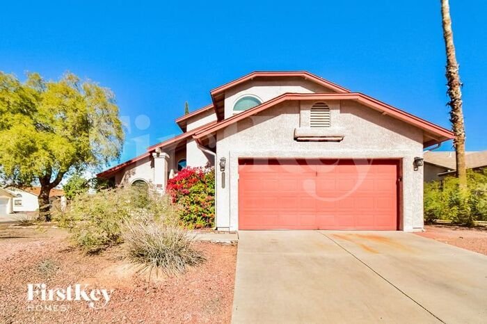 2710 W Camino Del Medrano in Tucson, AZ - Building Photo