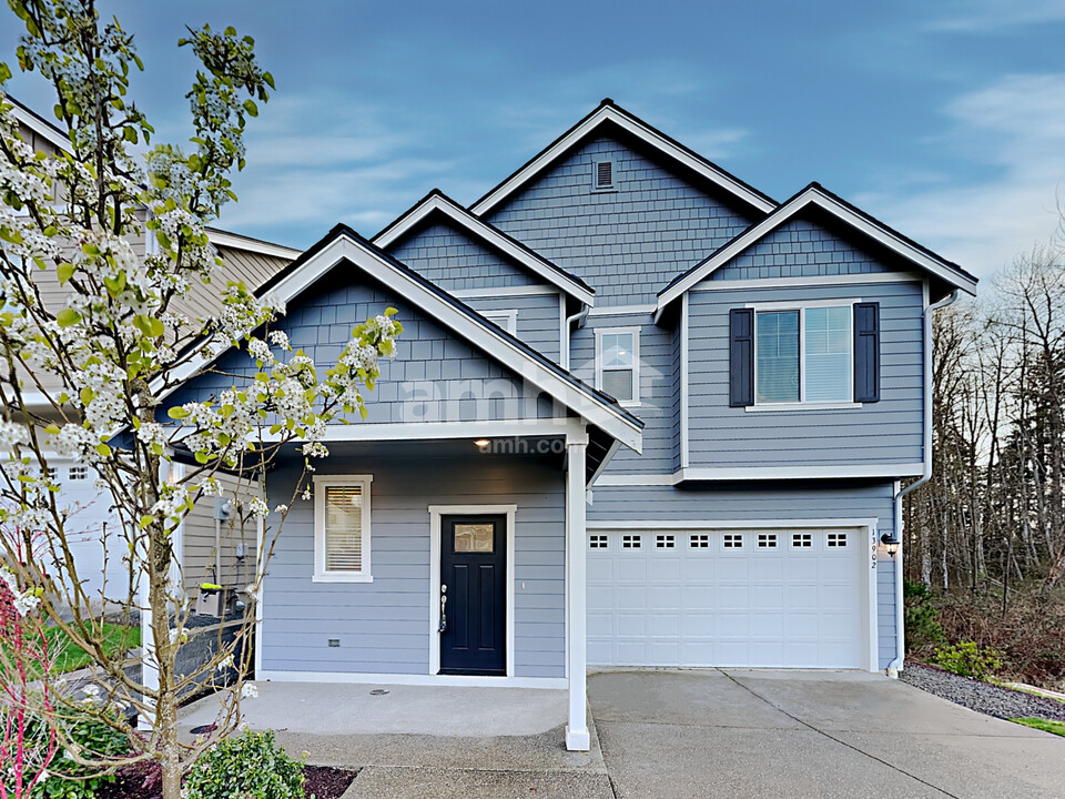 13902 106th Ave E in South Hill, WA - Building Photo