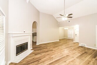 8830 Bazemore Rd in Cordova, TN - Building Photo - Building Photo