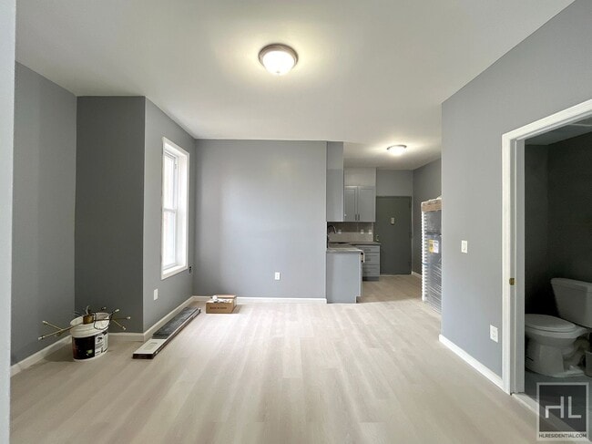 26 AVENUE, Unit 2F in Queens, NY - Building Photo - Building Photo
