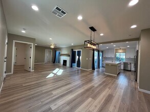 5108 Serrania Ave in Los Angeles, CA - Building Photo - Building Photo