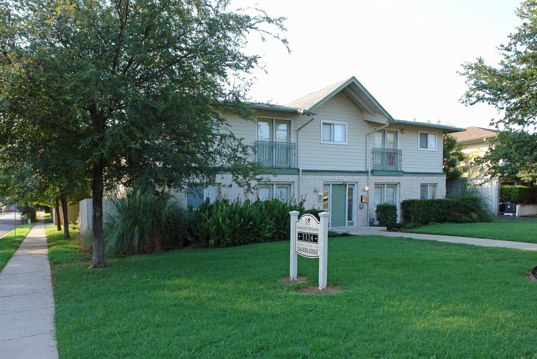 Upper E - Gaston Village (OLD) in Dallas, TX - Foto de edificio