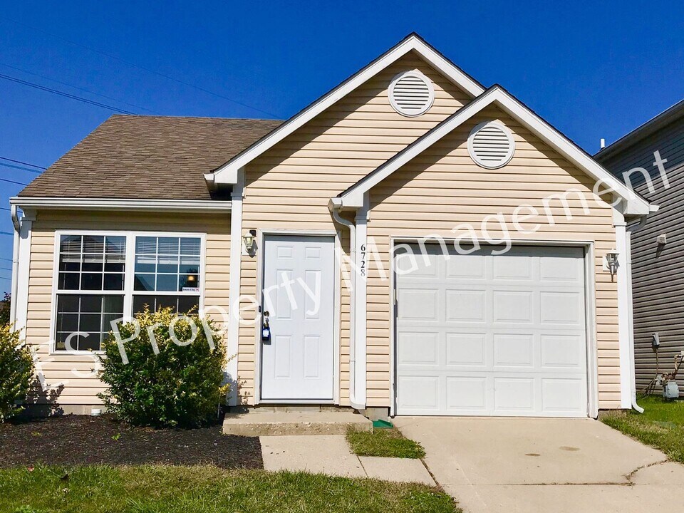 6728 Garway Ln in Indianapolis, IN - Building Photo
