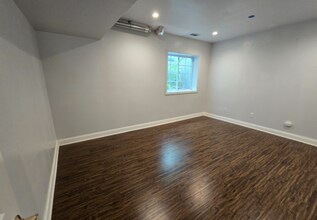 94 Woodcrest Ln in Danbury, CT - Building Photo - Building Photo