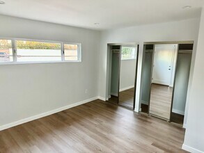 19421 Ventura Blvd, Unit 4 in Tarzana, CA - Building Photo - Building Photo