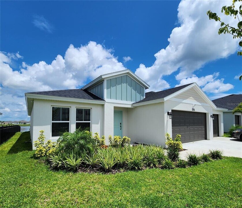 1315 Daisy Feild Dr in Winter Haven, FL - Building Photo