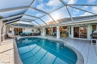 2102 SE 10th Pl in Cape Coral, FL - Building Photo - Building Photo