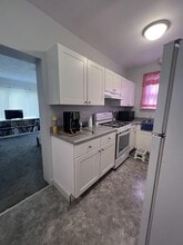 124 Rexford St in Sistersville, WV - Building Photo - Building Photo