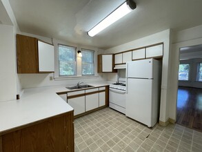 960 Salem St in Chico, CA - Foto de edificio - Building Photo