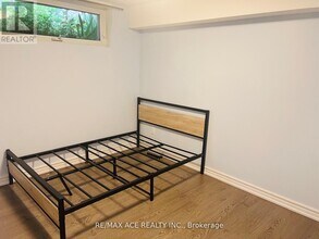 15 Sedgemount Dr in Toronto, ON - Building Photo - Building Photo