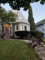 2152 N 63rd St in Wauwatosa, WI - Building Photo